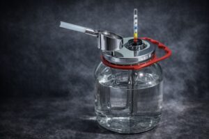 спиртометр в мерной ёмкости показывает низкую крепость дистиллята